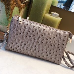Super functional beautiful bag( Many ways to wear)